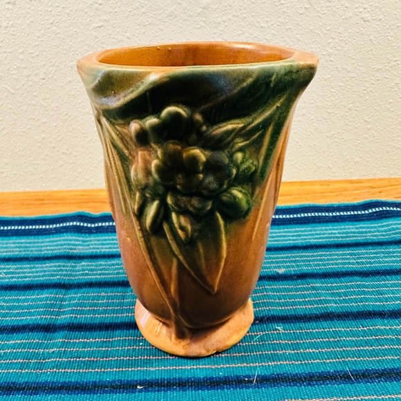 Mccoy Accents Vintage Nelson Mccoy Pottery Leaves And Berries Vase